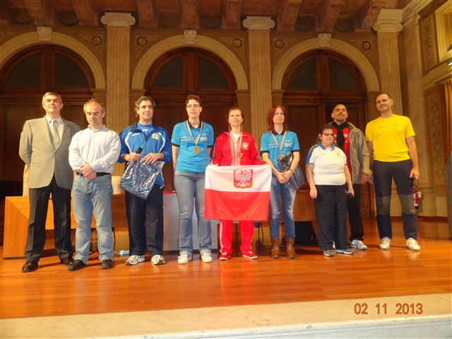 Foto di gruppo delle prime tre classificate femminili